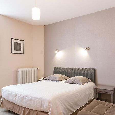 Hotel De La Gare Туар Екстериор снимка