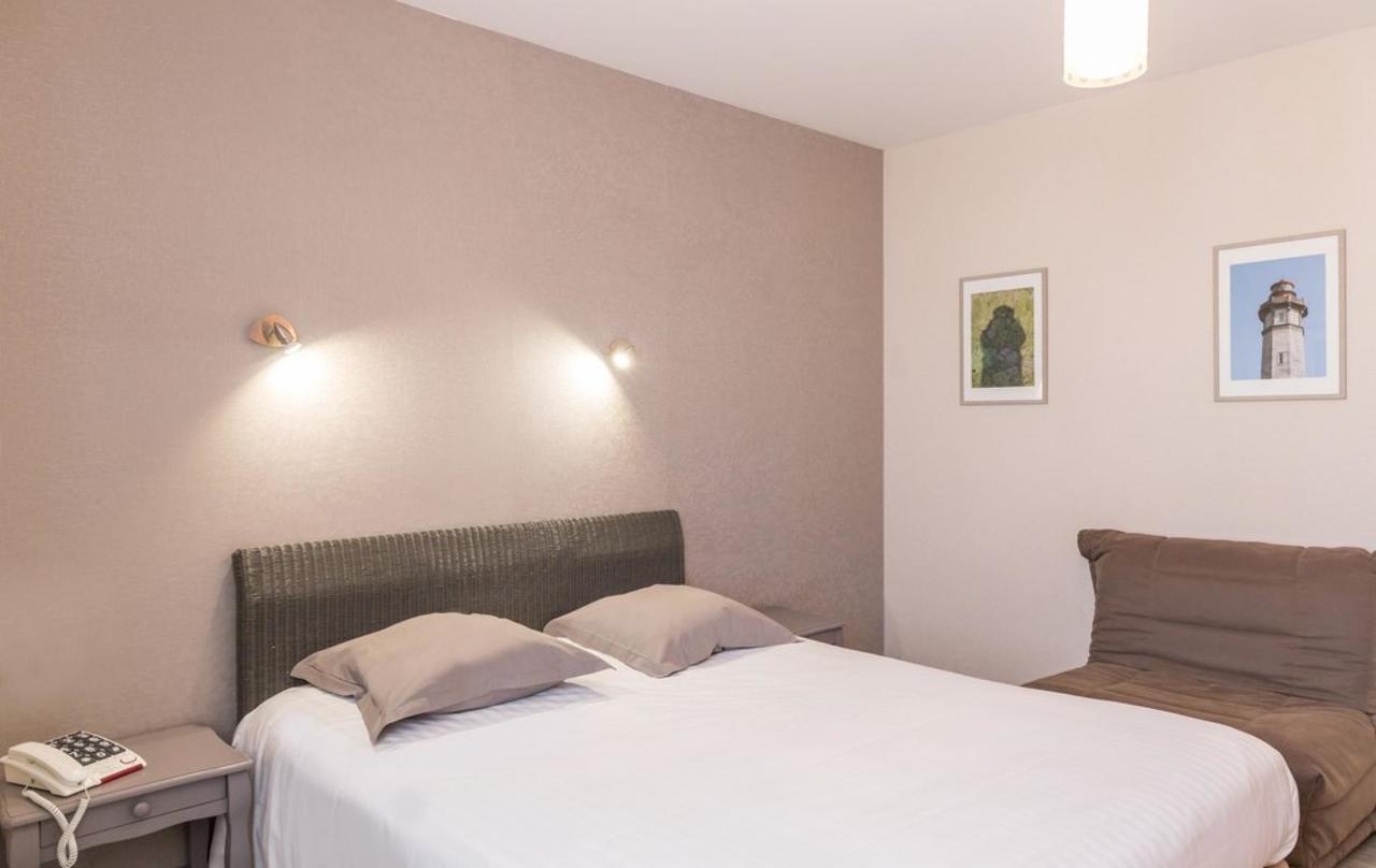 Hotel De La Gare Туар Екстериор снимка