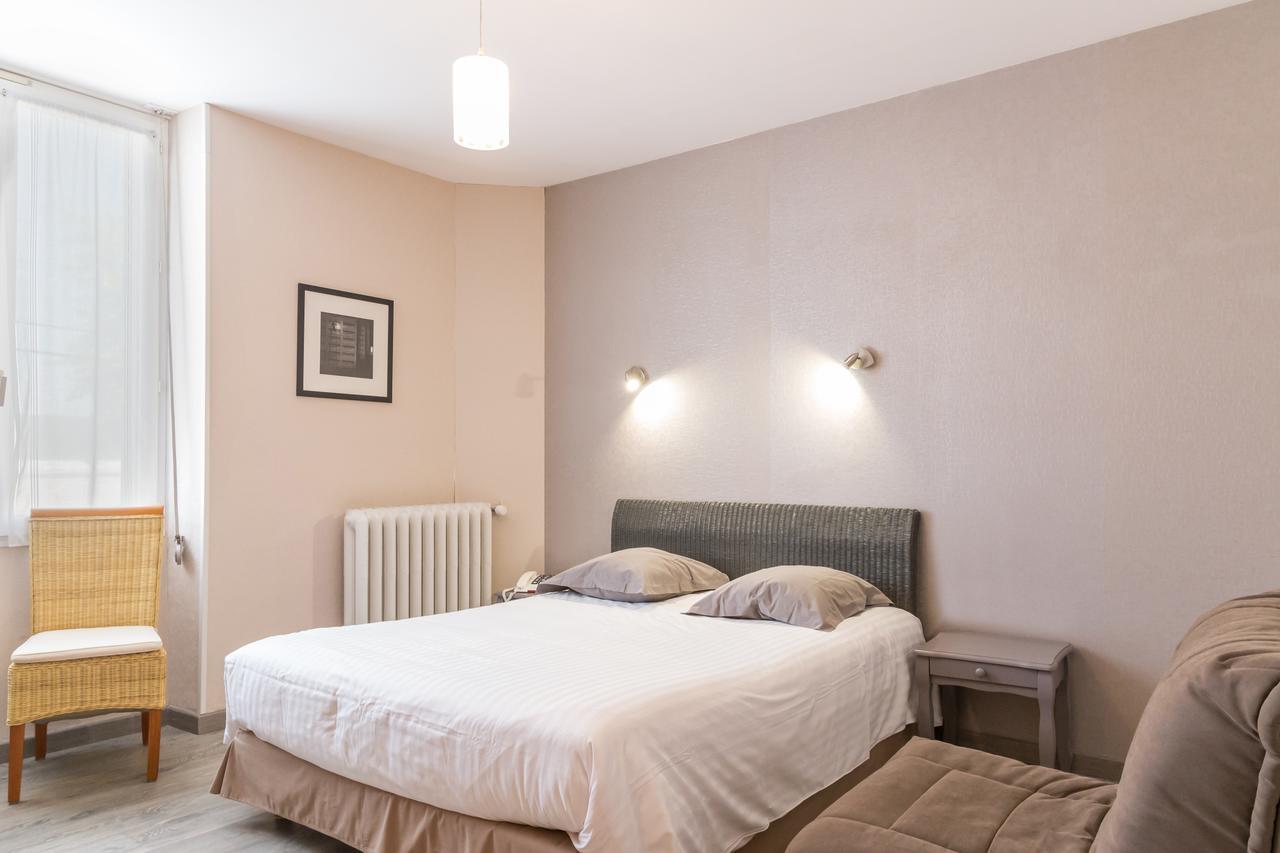 Hotel De La Gare Туар Екстериор снимка
