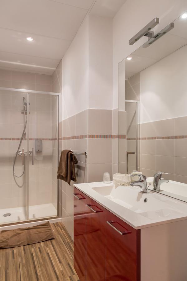 Hotel De La Gare Туар Екстериор снимка