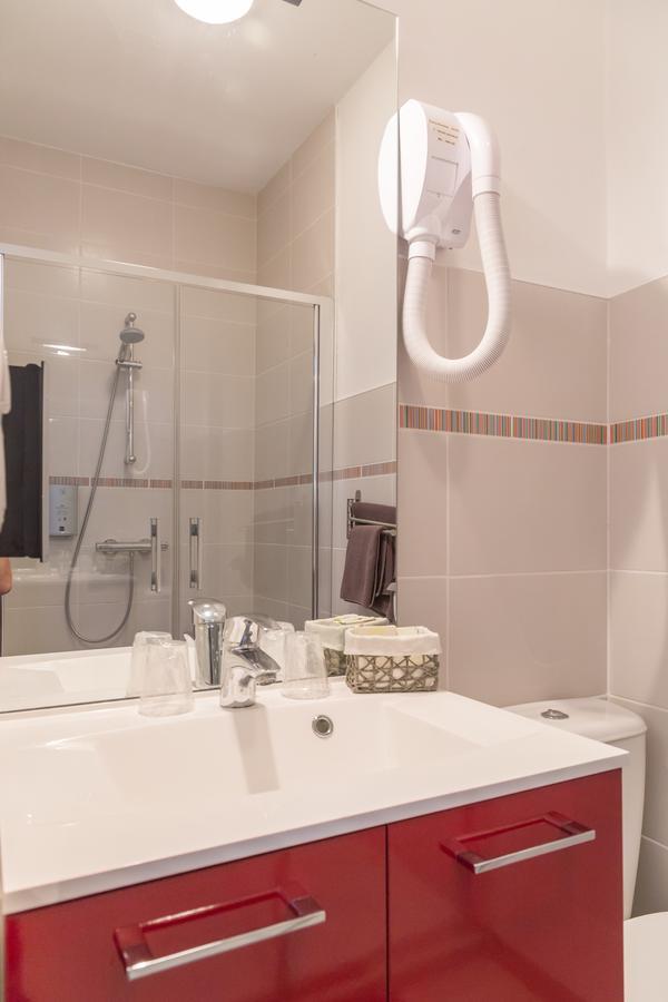 Hotel De La Gare Туар Екстериор снимка
